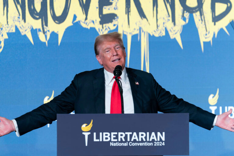 Trump aseguró que usó el comercio para lograr un alto el fuego entre India y Pakistán