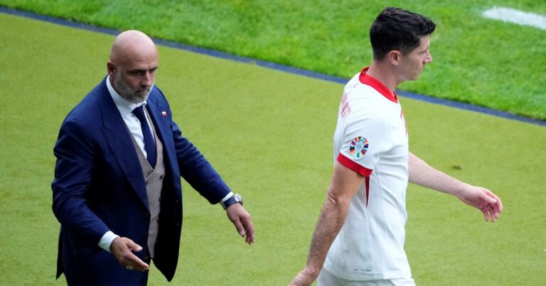 Escándalo en Polonia: Robert Lewandowski renunció a su selección y apuntó contra el DT