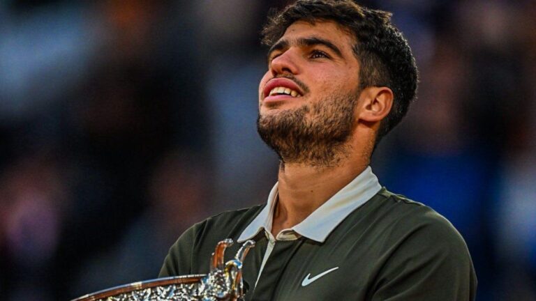 Carlos Alcaraz venció a Jannik Sinner en una final épica y se coronó campeón de Roland Garros