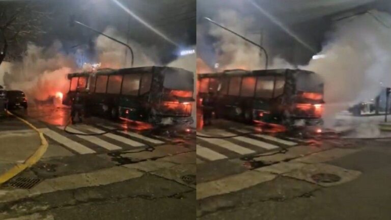 Se incendió un colectivo de la línea 92 en Mataderos: quedó calcinado