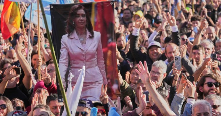 En el peronismo se muestran juntos, pero no están unidos