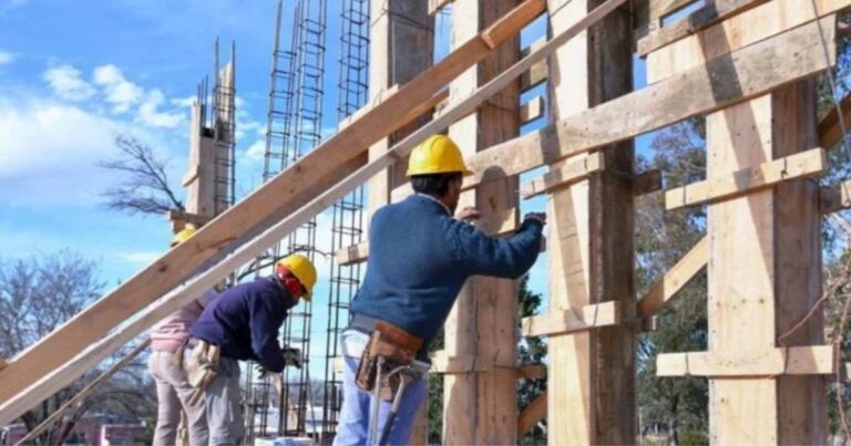 Más del 40% de los trabajadores está en negro. Una precarización que no para de crecer