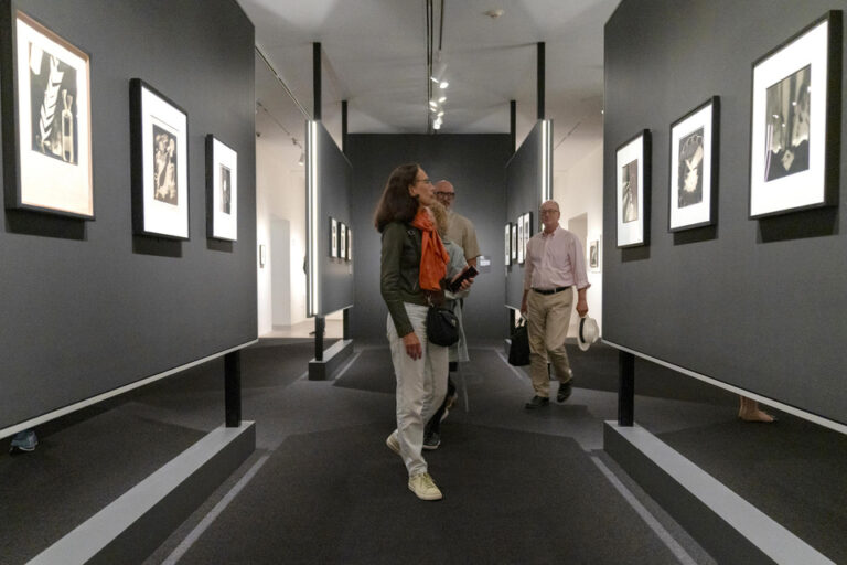 La foto más famosa de Man Ray llega al MET de Nueva York