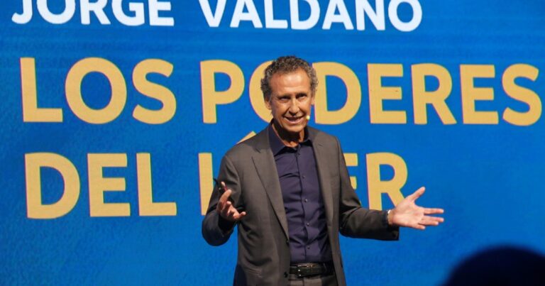 Valdano a 50 años de su llegada a España: recuerdos del Madrid, elogios a Florentino y un choque con Mourinho