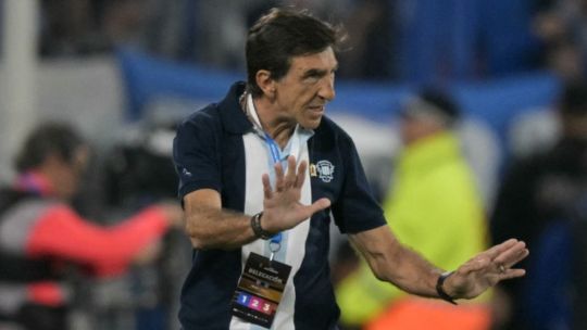 Gustavo Costas festejó el triunfo de Racing, pero se fue disconforme con el rendimiento: “No jugamos como lo habíamos pensado”