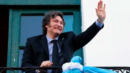 Archivo de Milei en plena crisis cambiaria: Renunció Caputo y saltó el dólar