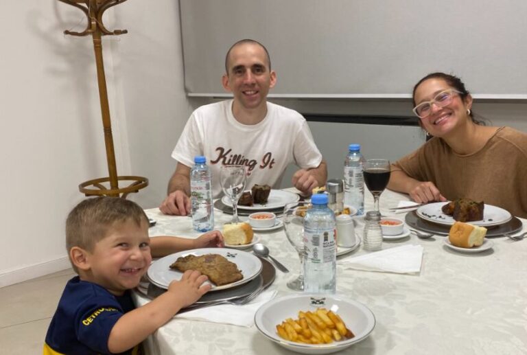 Nahuel Gallo cenó por primera vez con su familia, tras 448 días secuestrado: Pidió para comer algo que extrañaba