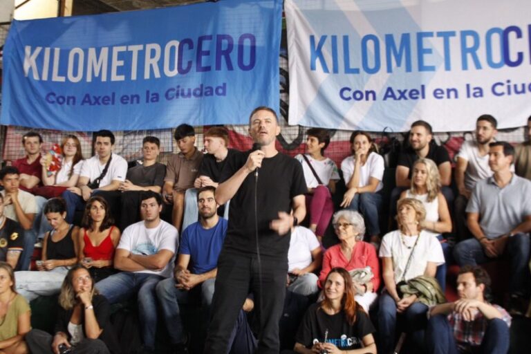 Costa lanzó el axelismo porteño, pero faltó Kicillof