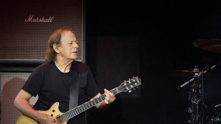 Internaron a Stevie Young, guitarrista de AC/DC, en Buenos Aires: qué dice el comunicado oficial