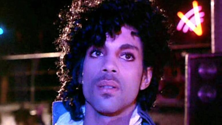 BrownMark, exbajista de The Revolution, en una entrevista hablando sobre Prince.