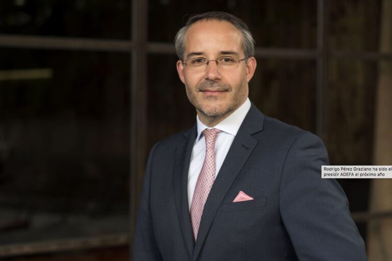 Rodrigo Pérez Graziano, presidente de ADEFA, durante una conferencia sobre la industria automotriz argentina.