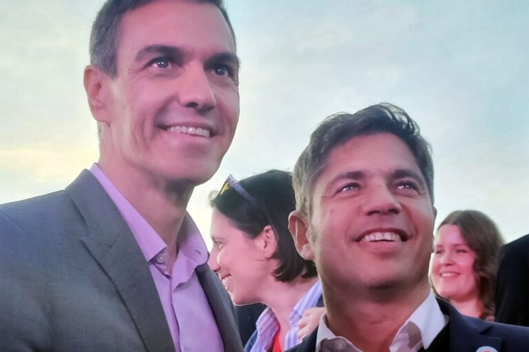 Axel Kicillof y Sergio Massa en un encuentro político