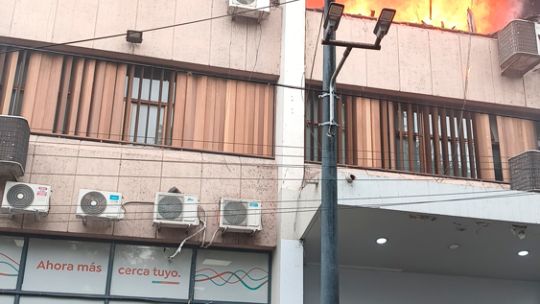 Edificio central de la obra social Apross en Córdoba, sede del incendio ocurrido en abril de 2025.