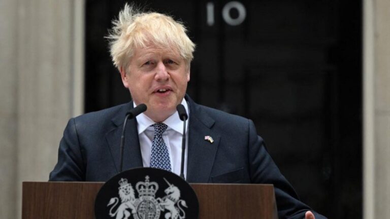 Boris Johnson y Javier Milei en contexto de declaraciones sobre Malvinas
