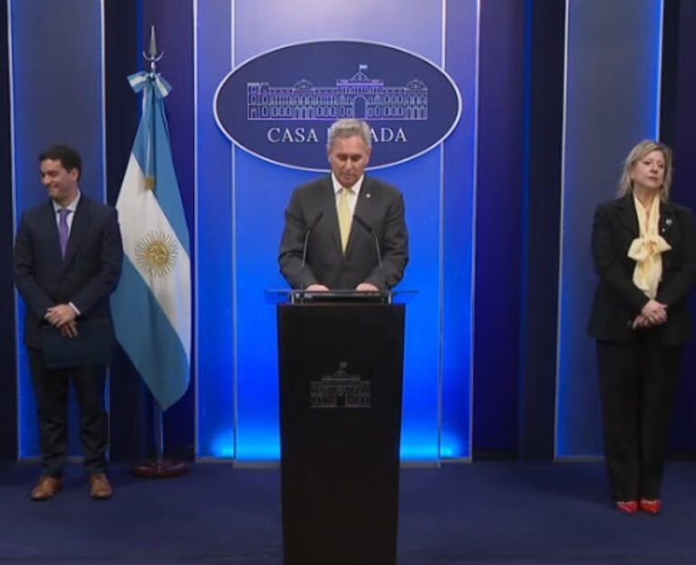 El canciller Pablo Quirno encabezó la conferencia de prensa para dar detalles de la visita del papa León XIV