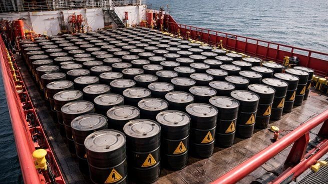 Gráfico de inflación mayorista con barril de petróleo