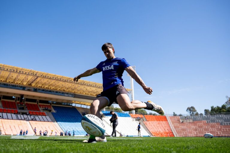 Nicolás Roger con la camiseta de Los Pumas