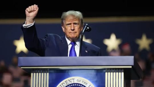 Donald Trump durante una declaración pública